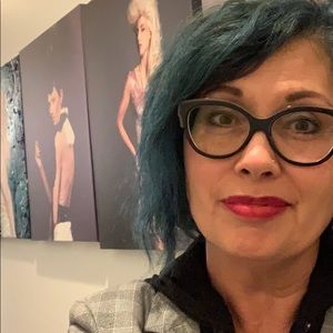 Meet your Posher, Liza